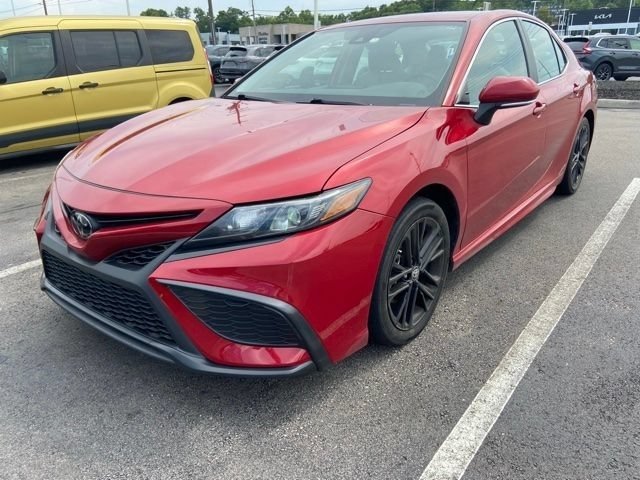 Used 2023 Toyota Camry SE w/ Protection Package (Q2) (TMS) FWD image 2