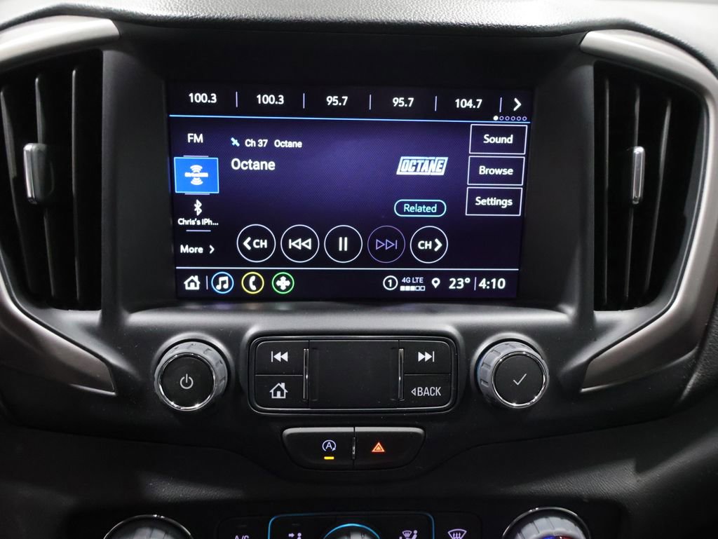 Used 2024 GMC Terrain AT4 image 25