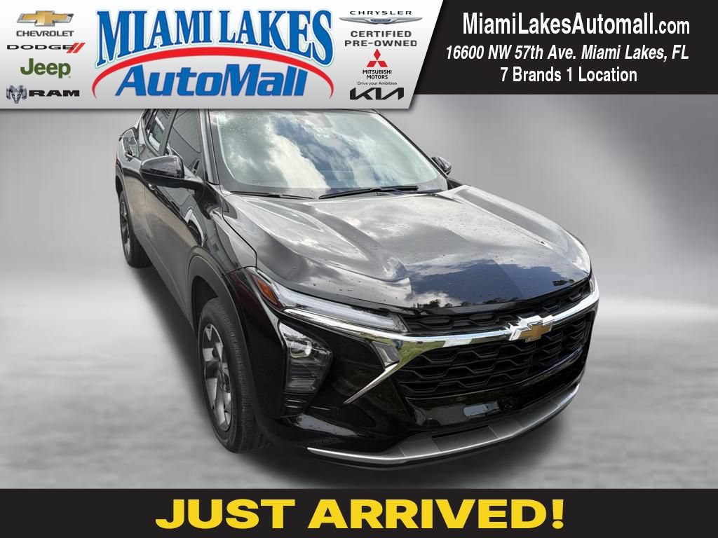 Used 2026 Chevrolet Trax LT FWD image 1