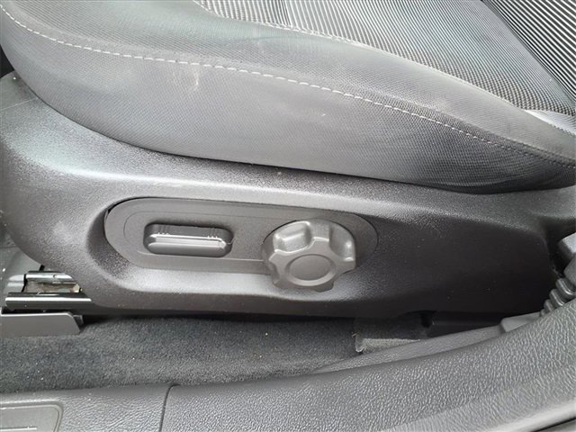 Used 2017 Ford Taurus SEL w/ Equipment Group 201A image 13