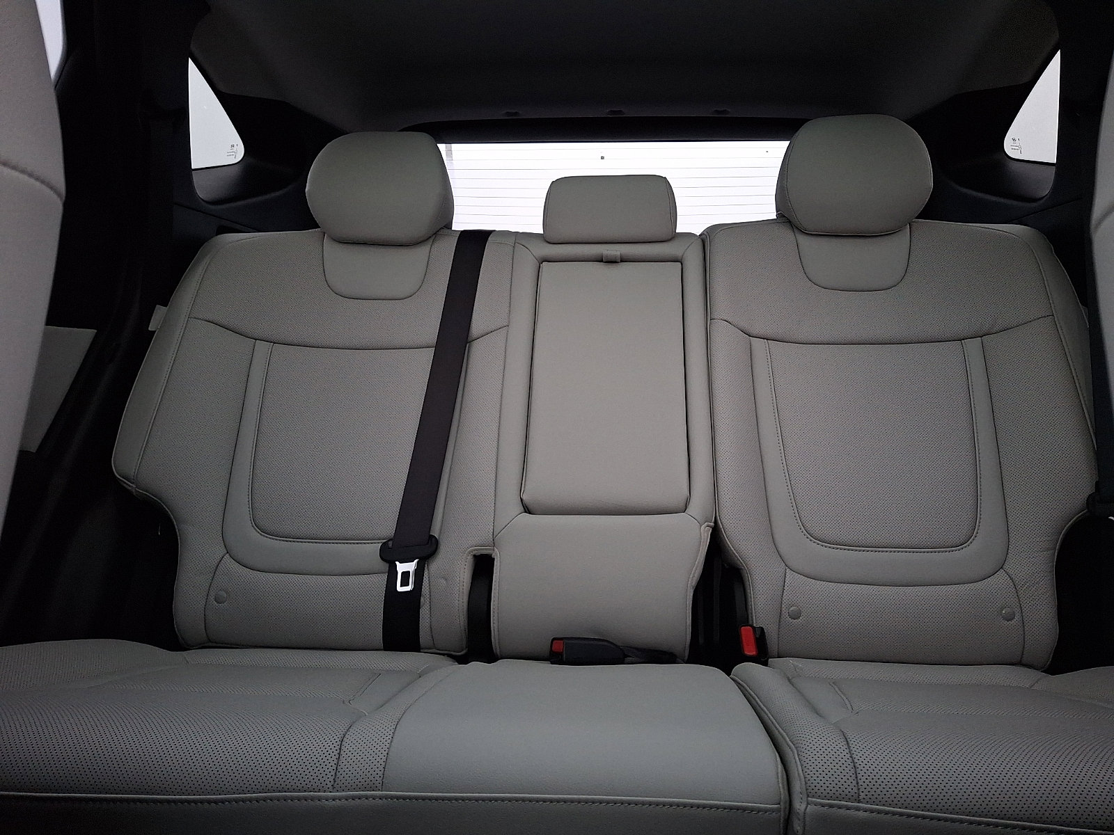 Used 2025 Hyundai Tucson Limited FWD image 19