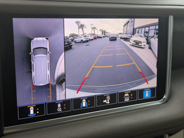 Used 2021 GMC Yukon Denali w/ Denali Premium Package AWD/4WD image 17