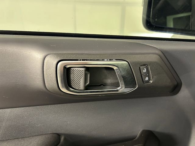 Used 2025 Ford Bronco Badlands image 17