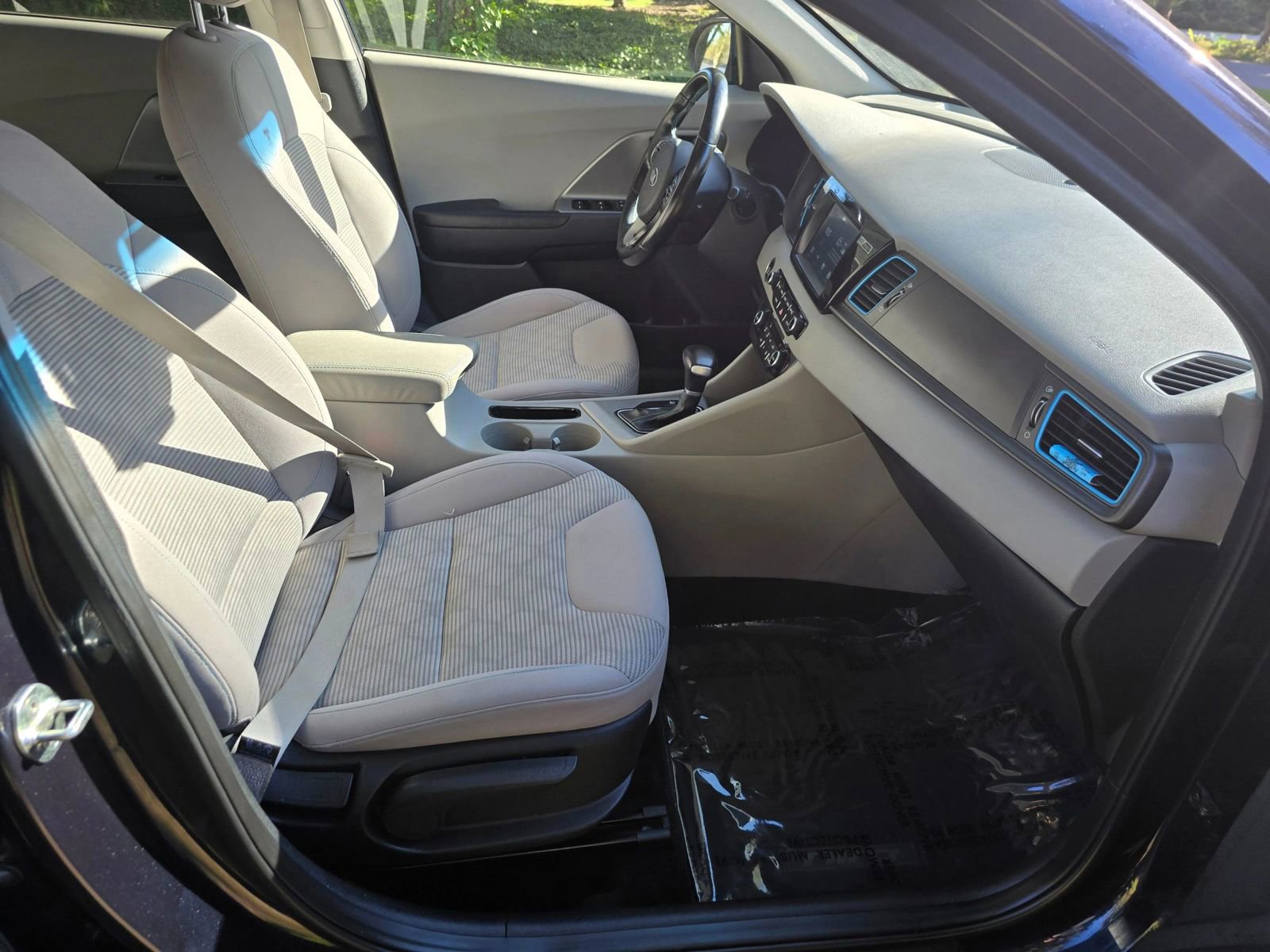 Used 2018 Kia Niro LX image 12