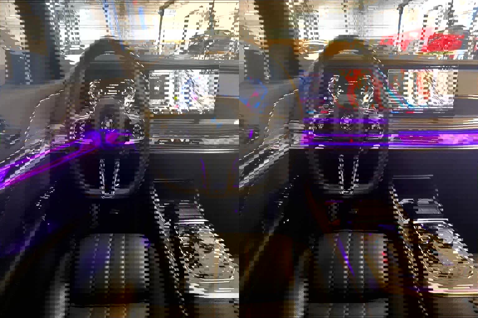 Certified 2024 BMW 760i xDrive AWD/4WD image 5