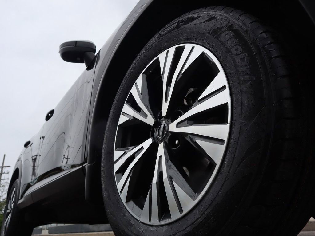 Certified 2022 Nissan Rogue SV w/ SV Premium Package image 10