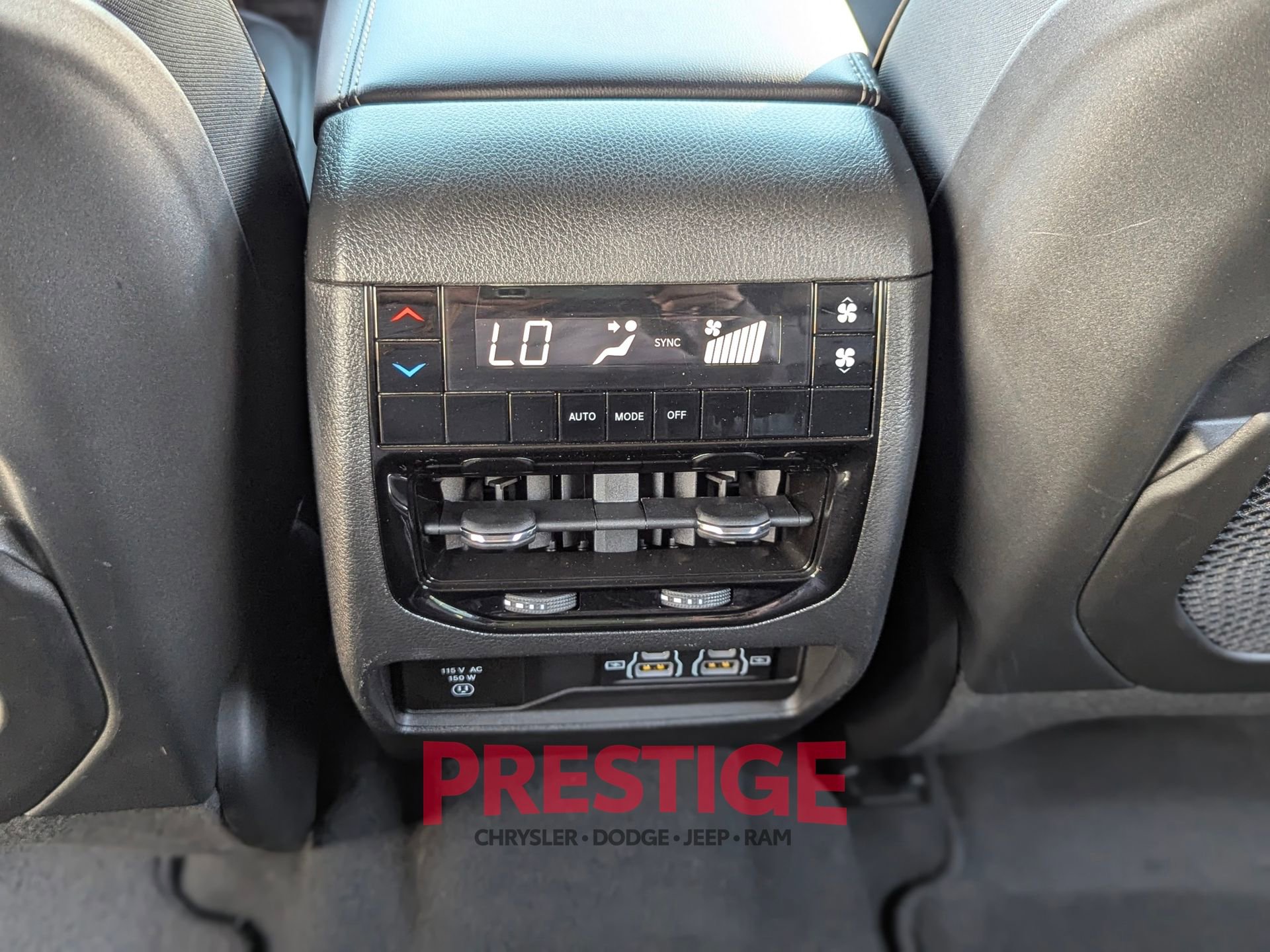 Used 2024 Jeep Grand Cherokee L Altitude image 33