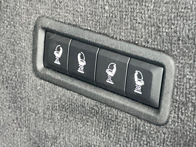 Used 2023 Jeep Grand Wagoneer Series III AWD/4WD image 43