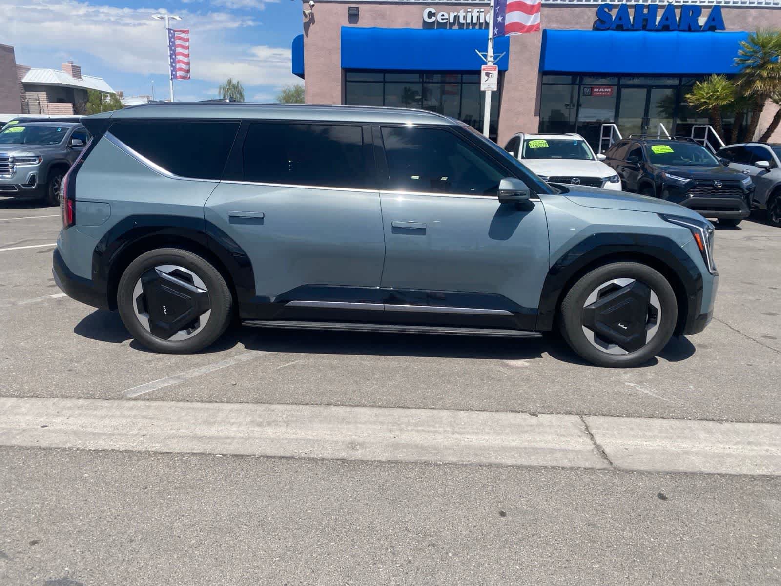 Used 2024 Kia EV9 Land AWD/4WD image 5