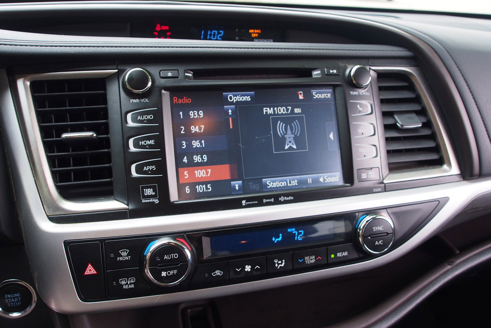 Used 2019 Toyota Highlander Limited FWD image 30