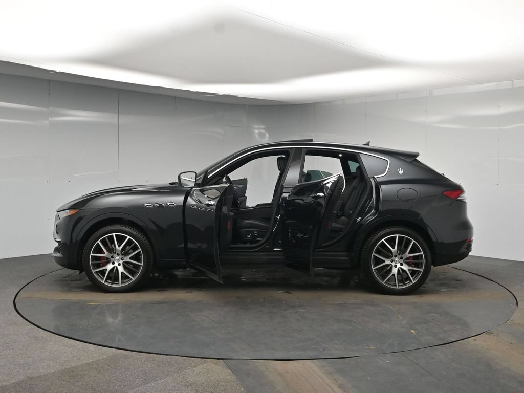 Used 2022 Maserati Levante GT AWD/4WD image 54