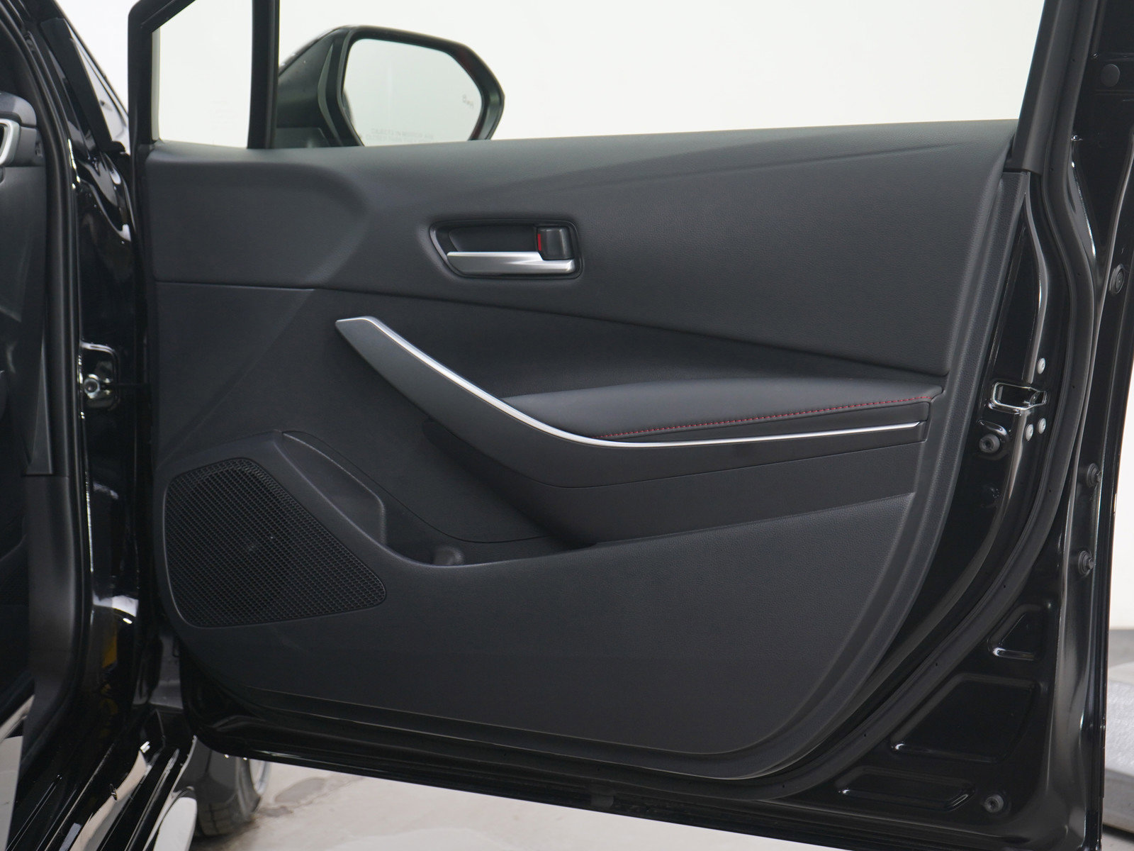 Used 2024 Toyota Corolla SE w/ SE Package image 9