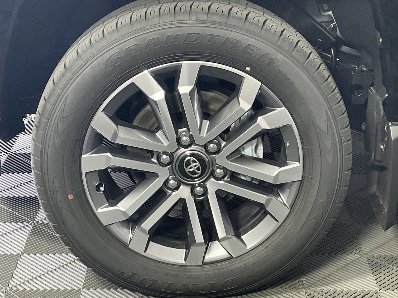 New 2026 Toyota 4Runner Limited AWD/4WD image 9