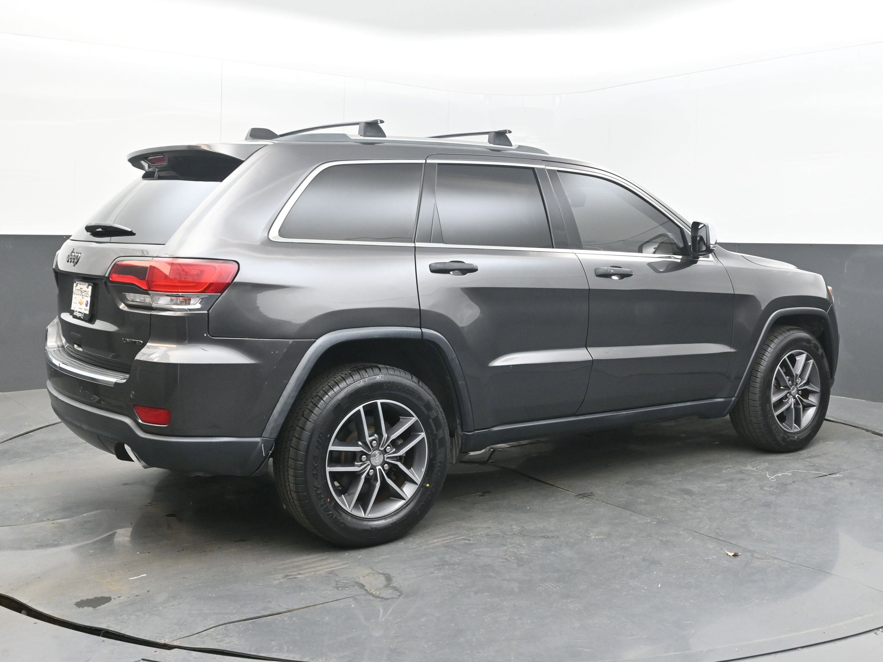 Used 2018 Jeep Grand Cherokee Limited image 7