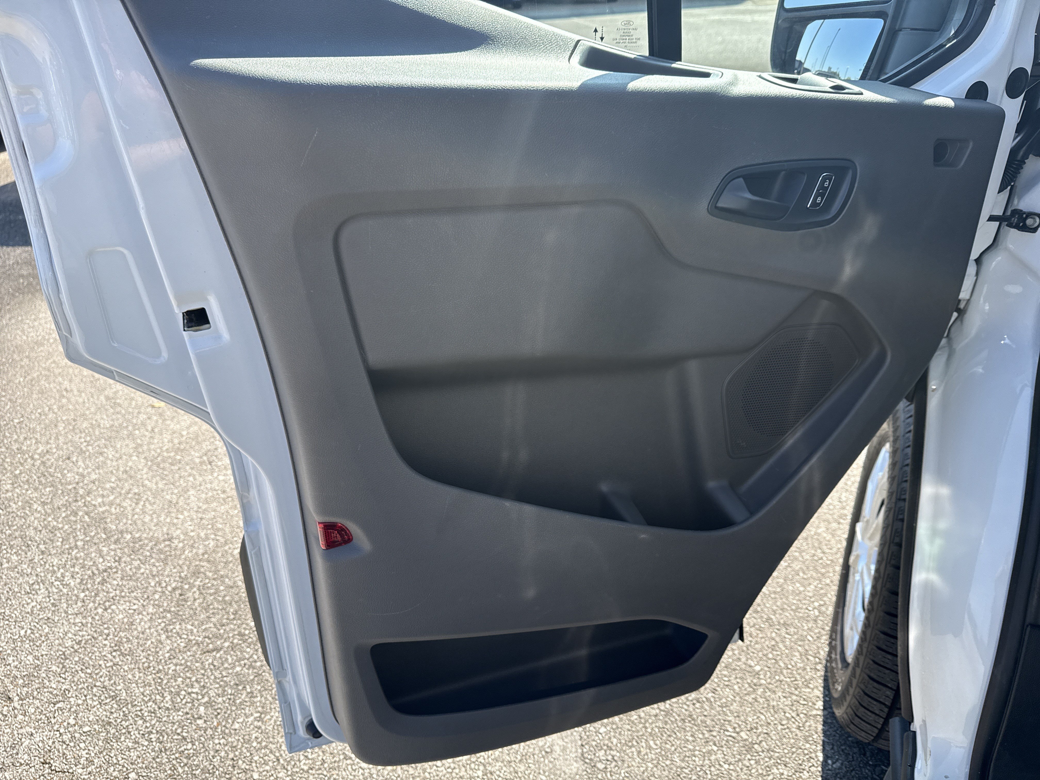 Used 2024 Ford Transit 350 XLT RWD image 10