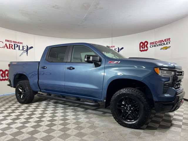 Used 2024 Chevrolet Silverado 1500 LT Trail Boss w/ Convenience Package II AWD/4WD image 1
