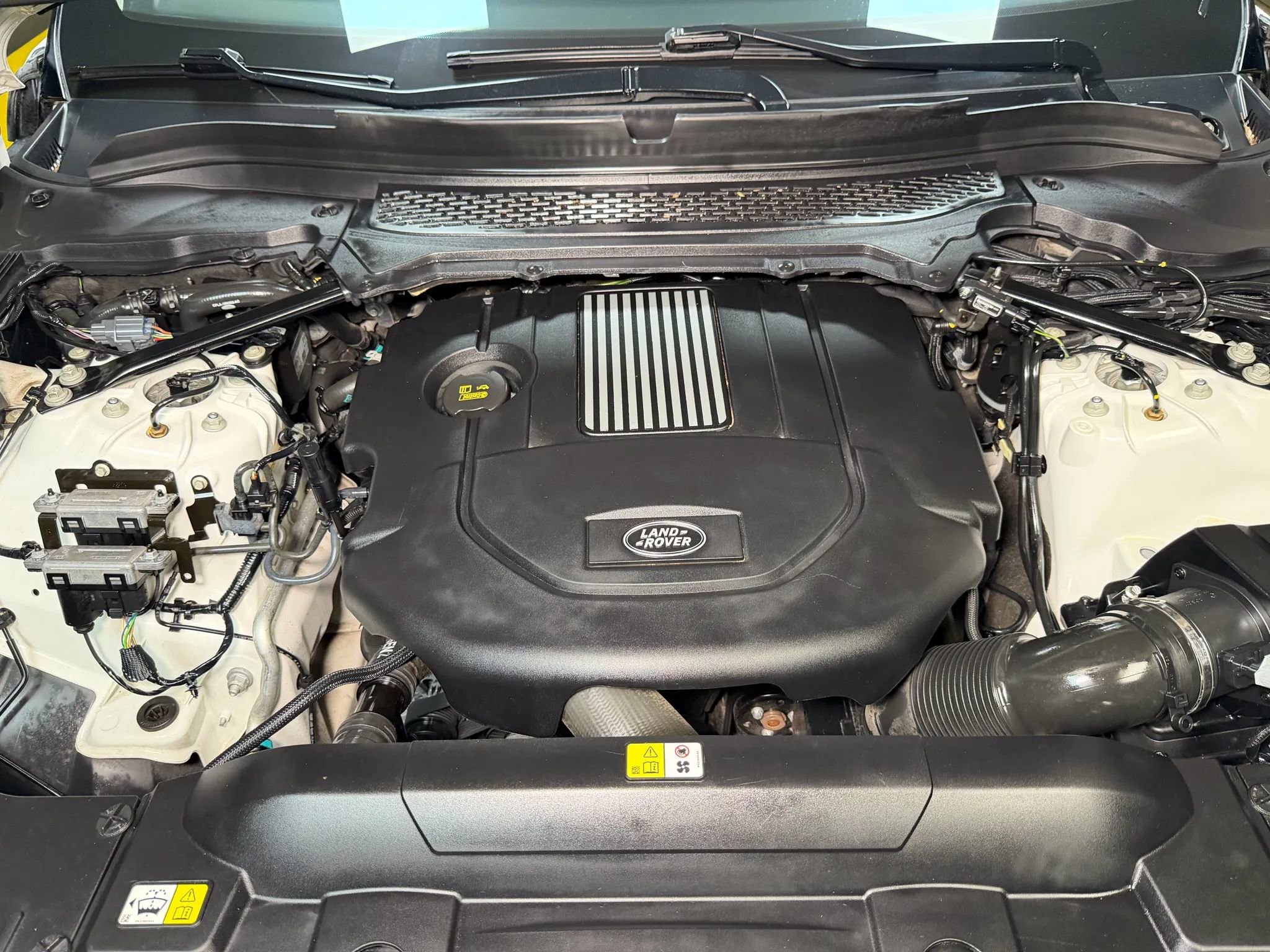 Used 2016 Land Rover Range Rover HSE image 58