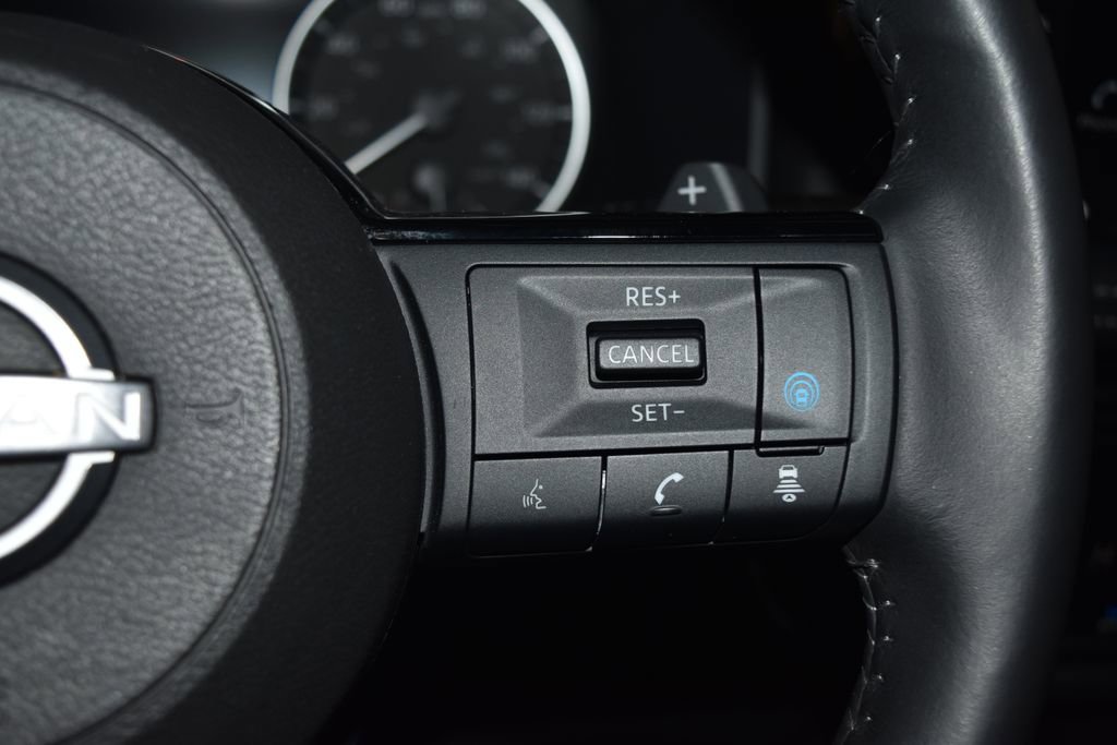 Used 2023 Nissan Rogue SL w/ SL Premium Package image 10