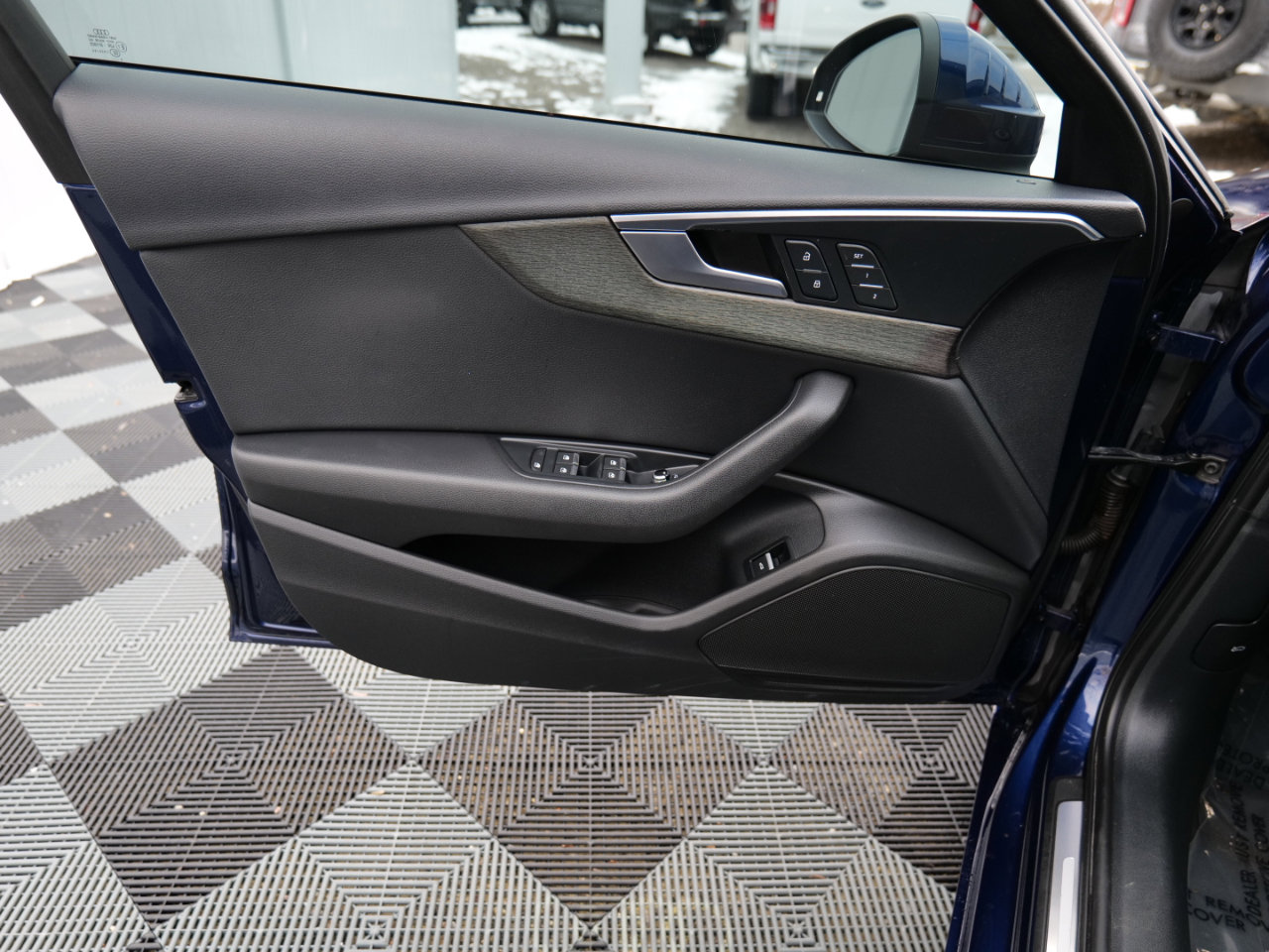 Used 2019 Audi A4 2.0T Premium image 12