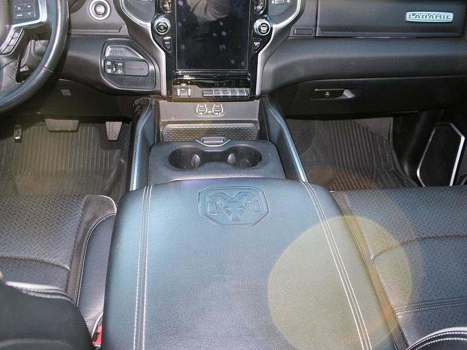 Used 2021 RAM 2500 Laramie w/ Night Edition image 16