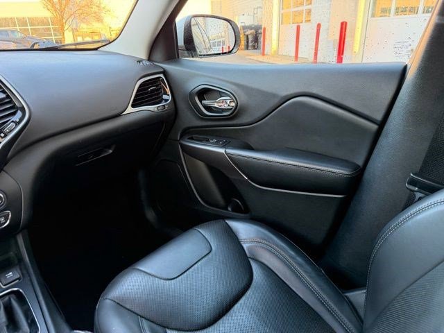 Used 2019 Jeep Cherokee Limited w/ Luxury Group image 20