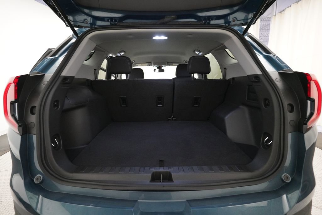 Used 2024 GMC Terrain SLE w/ Driver Convenience Package image 10
