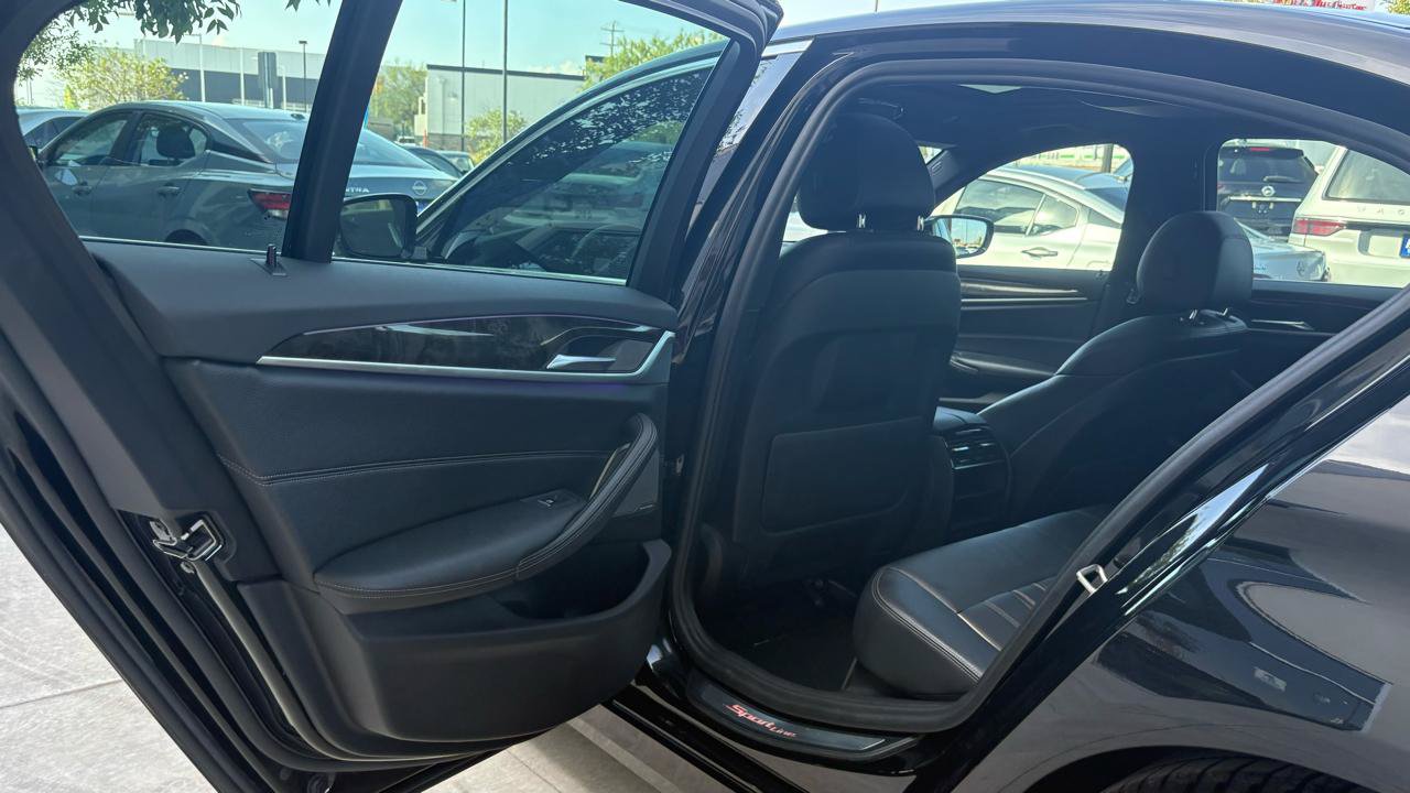 Used 2018 BMW 540i RWD image 33