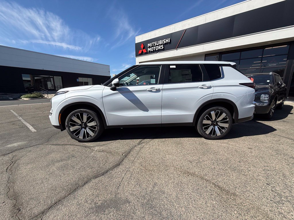 New 2026 Mitsubishi Outlander SE FWD image 7