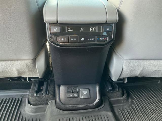 Certified 2025 Toyota Highlander Platinum AWD/4WD image 21