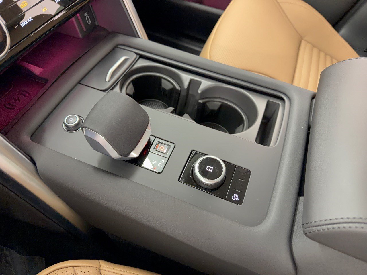 New 2026 Land Rover Discovery Limited Edition AWD/4WD image 21