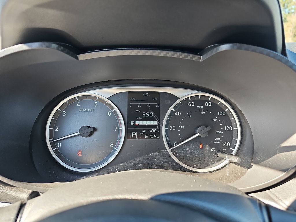 Used 2025 Nissan Versa S w/ Trunk Package image 24