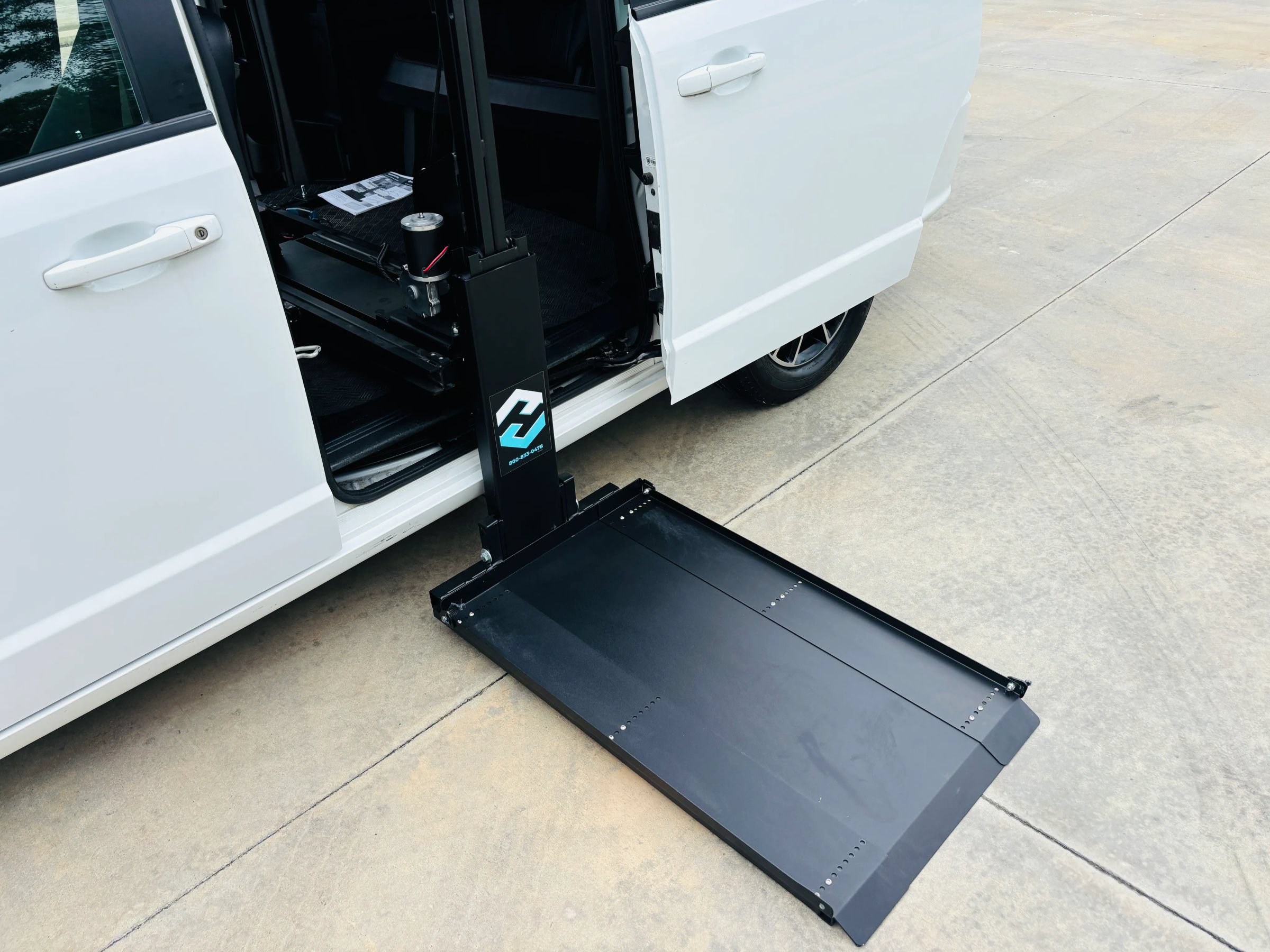 Used 2019 Dodge Grand Caravan GT FWD image 2