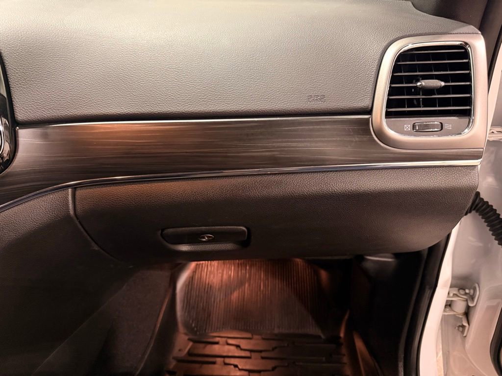 Used 2020 Jeep Grand Cherokee Limited image 29