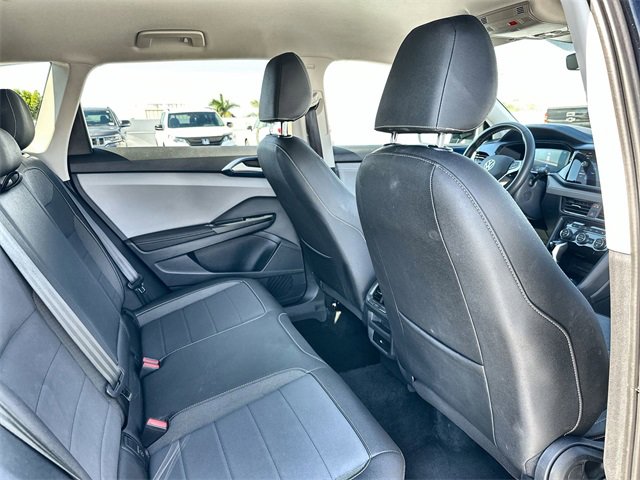 Used 2024 Volkswagen Taos SE image 32