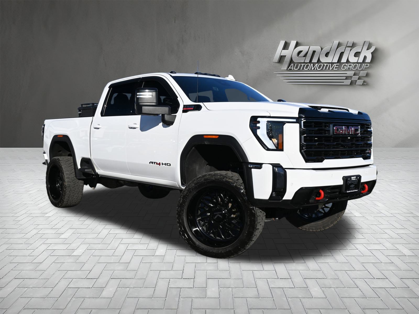 Used 2024 GMC Sierra 2500 AT4 w/ AT4 Premium Plus Package image 2