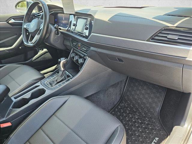 Used 2023 Volkswagen Jetta SE w/ Panoramic Sunroof Package FWD image 21