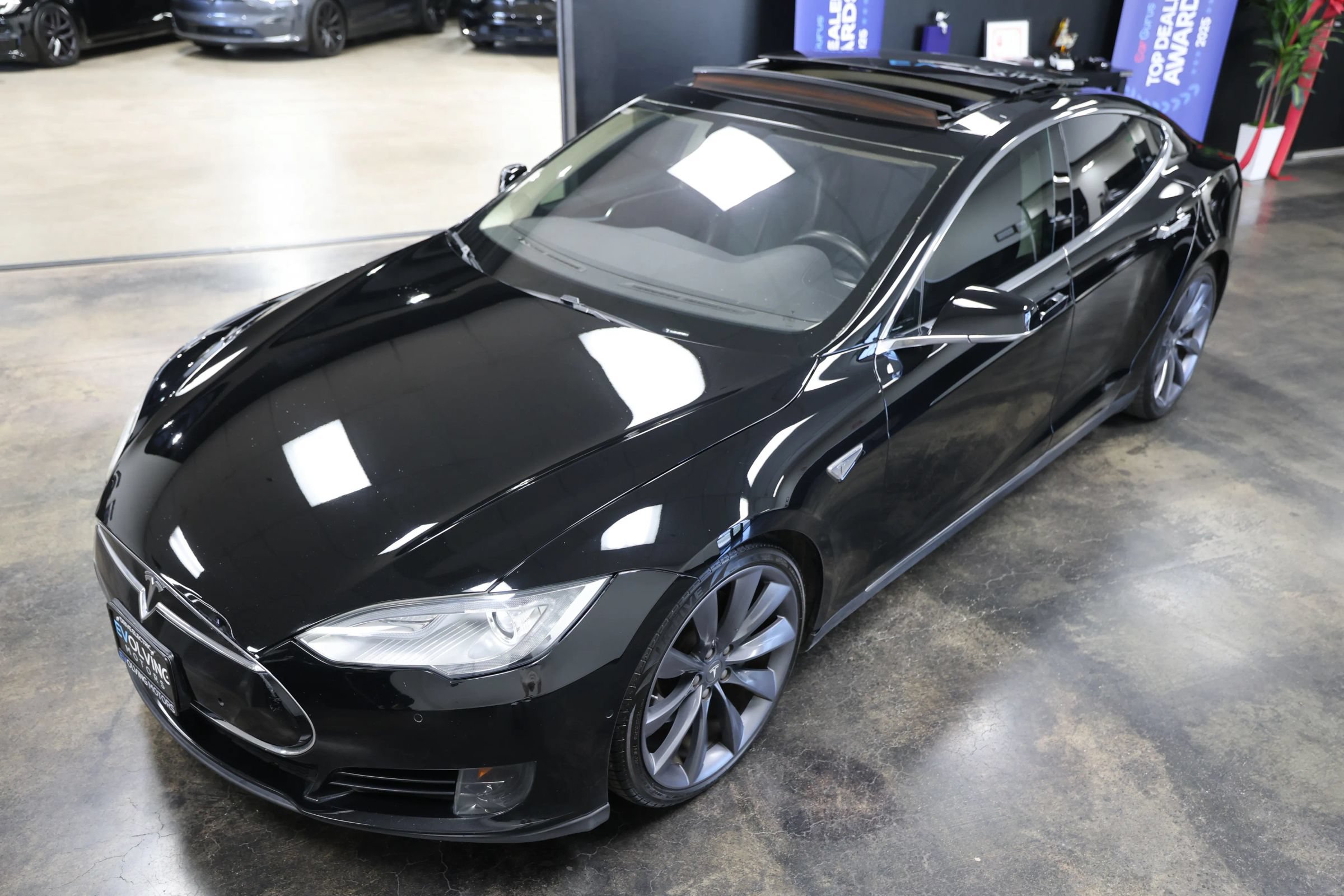 Used 2015 Tesla Model S 70D AWD/4WD image 17
