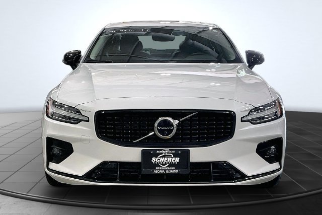 Used 2024 Volvo S60 B5 Plus FWD image 4