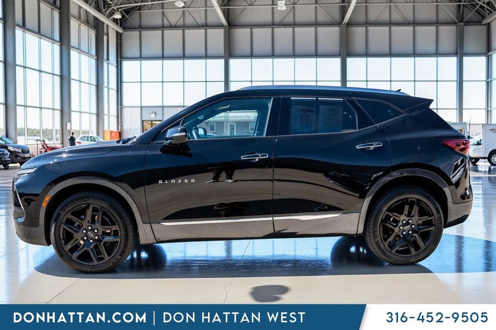 Used 2023 Chevrolet Blazer Premier w/ Driver Confidence II Package AWD/4WD image 2