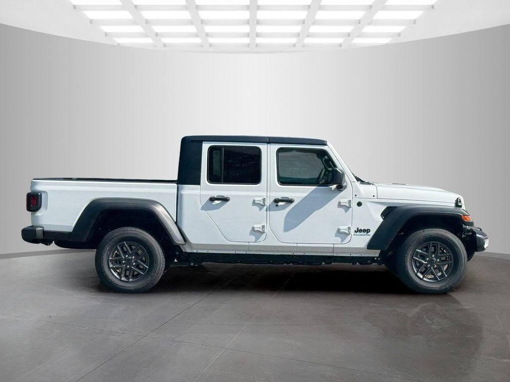 New 2025 Jeep Gladiator Sport image 7