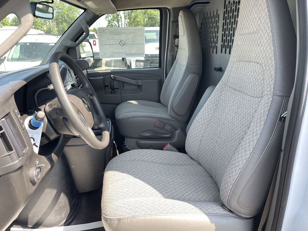 New 2025 Chevrolet Express 2500 w/ Driver Convenience Package image 7