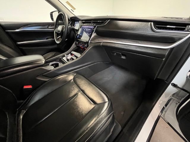 Used 2024 Jeep Grand Cherokee Limited image 10