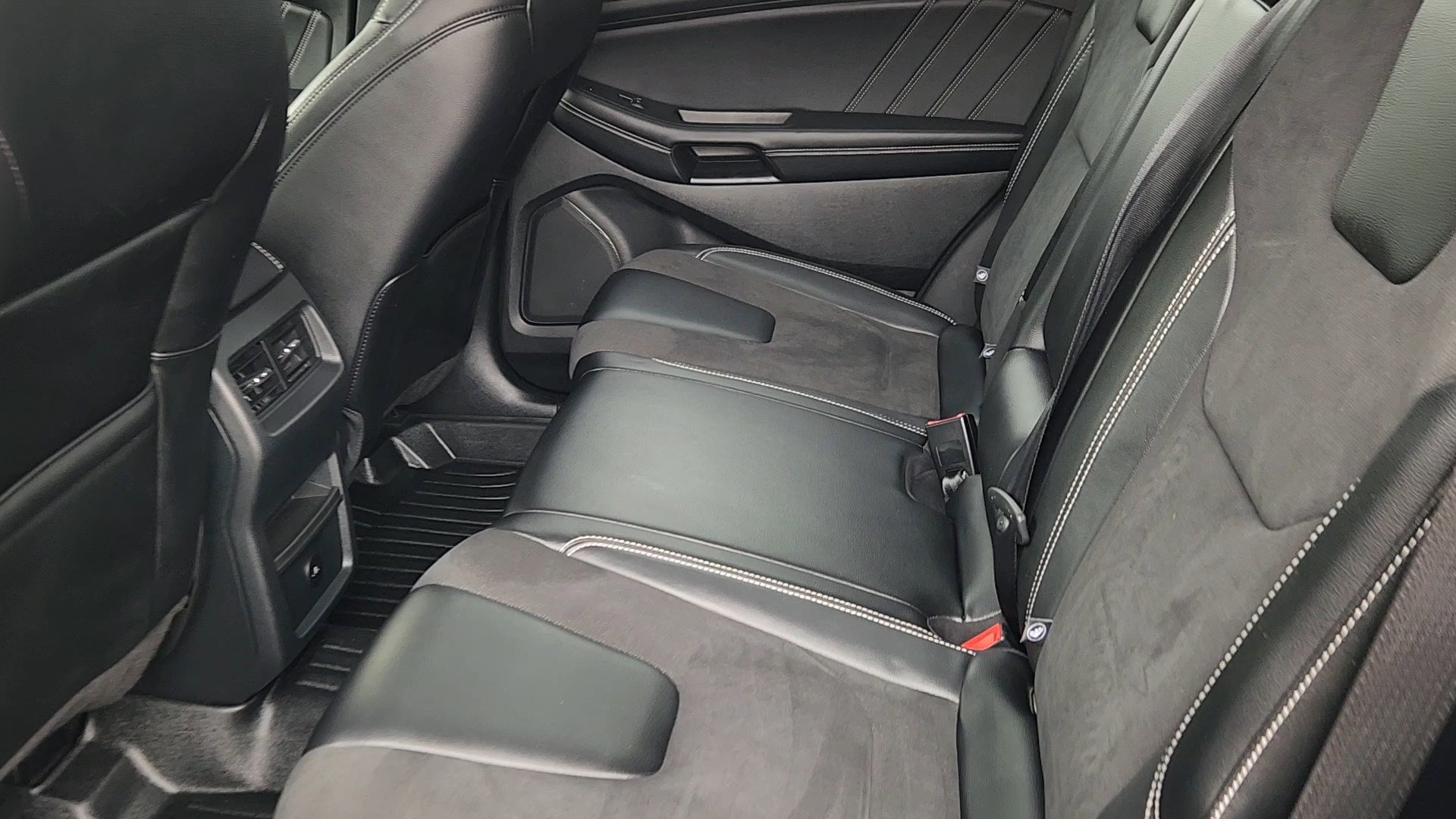 Used 2023 Ford Edge ST AWD/4WD image 26