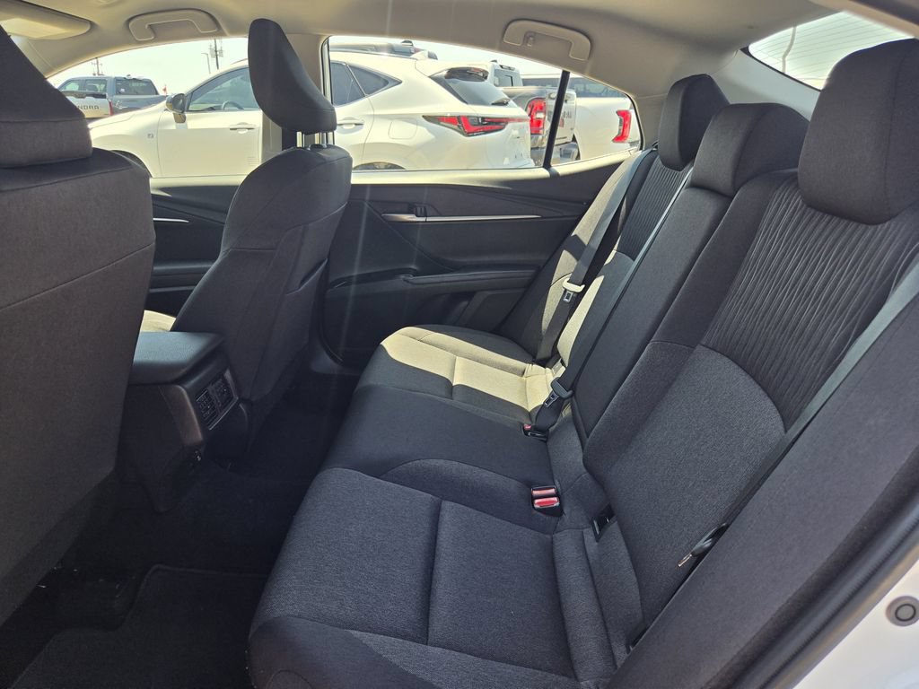 Used 2026 Toyota Camry LE FWD image 28