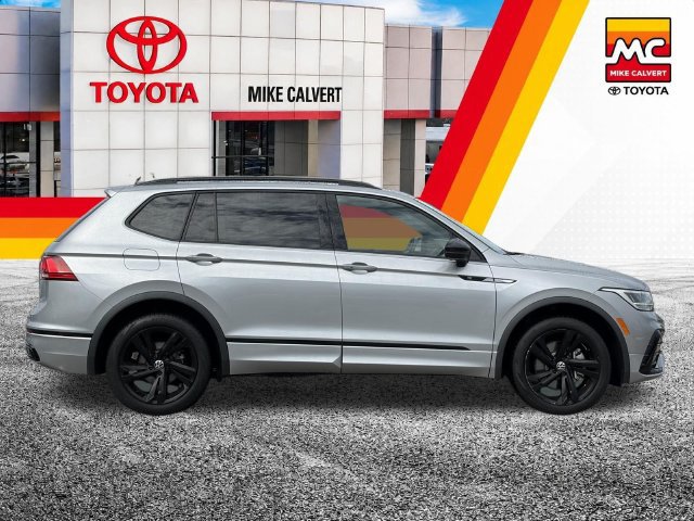 Used 2023 Volkswagen Tiguan SE R-Line FWD image 6