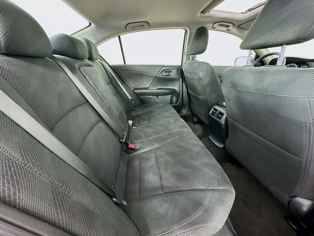 Used 2017 Honda Accord EX image 33