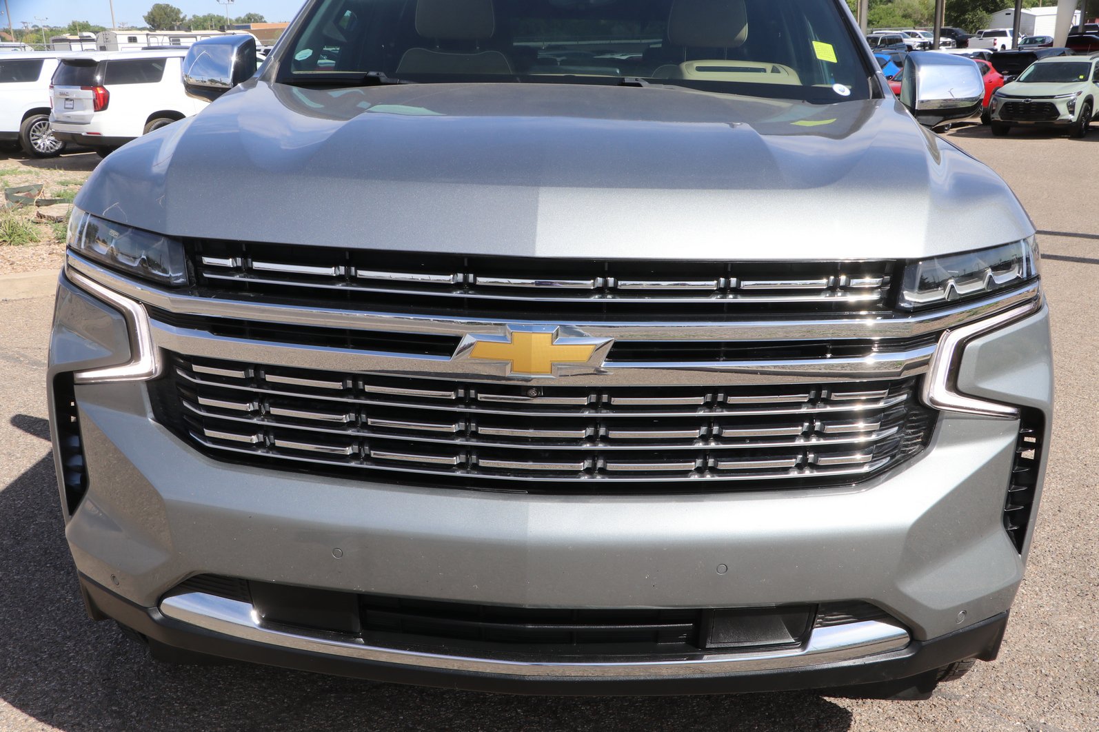 Used 2023 Chevrolet Tahoe Premier w/ Premium Package 2 AWD/4WD image 2