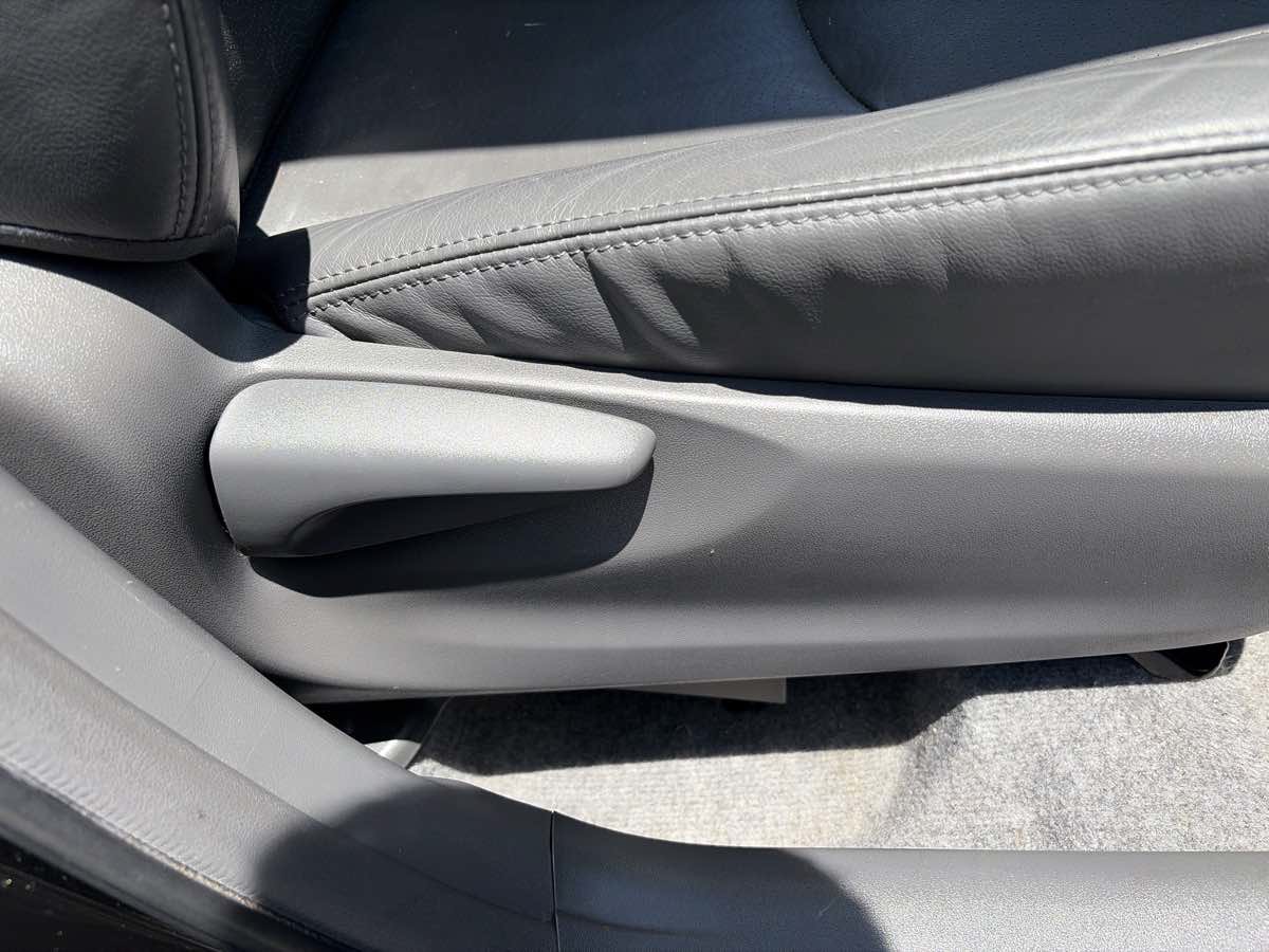 Used 2011 Toyota Prius Four w/ Solar Roof Pkg FWD image 27
