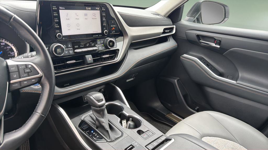 Used 2022 Toyota Highlander Bronze Edition image 22