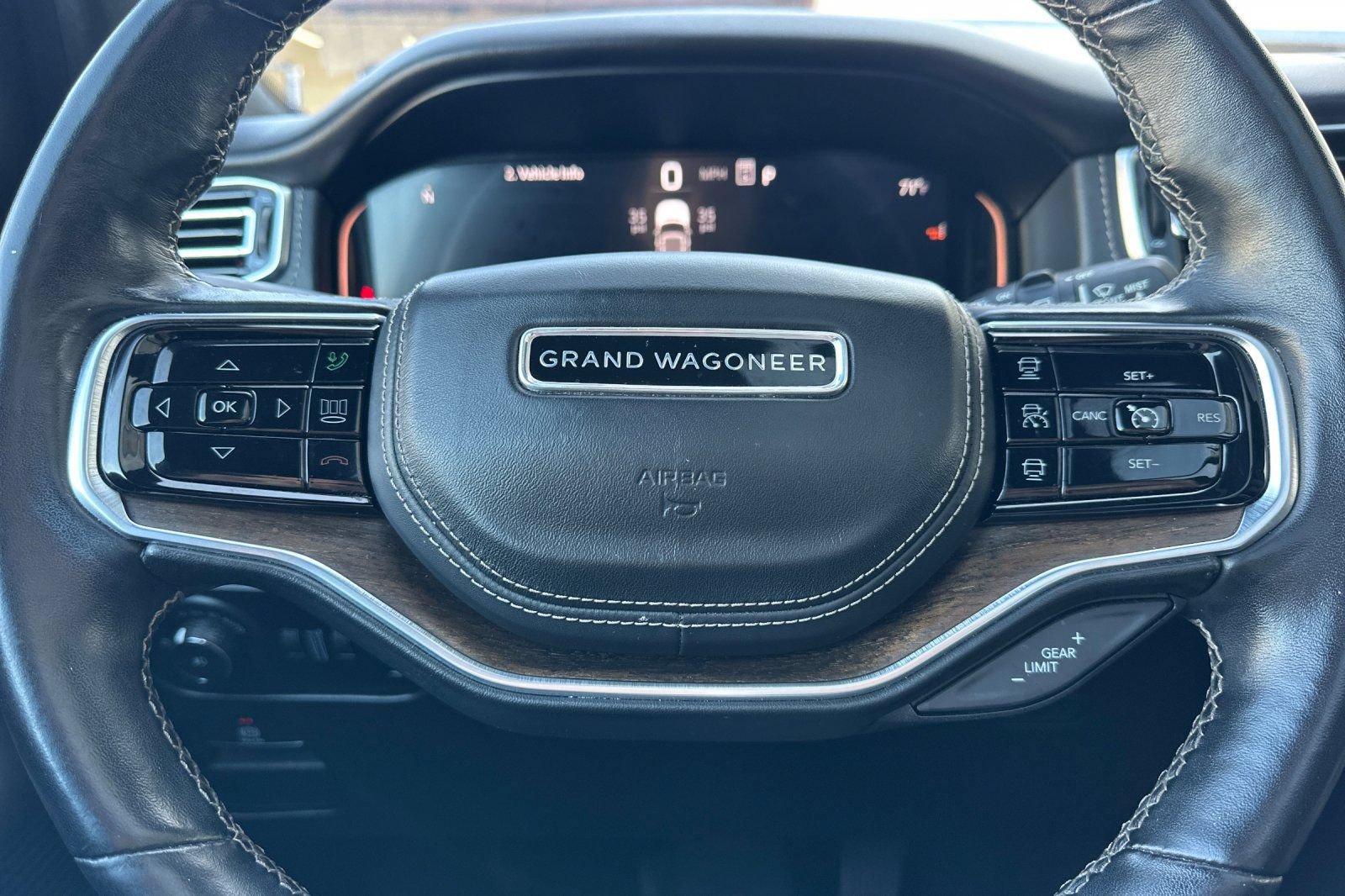 Used 2023 Jeep Grand Wagoneer Series II AWD/4WD image 33